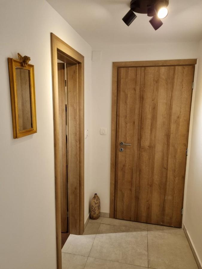 Apartman Ivano Cres Leilighet Eksteriør bilde
