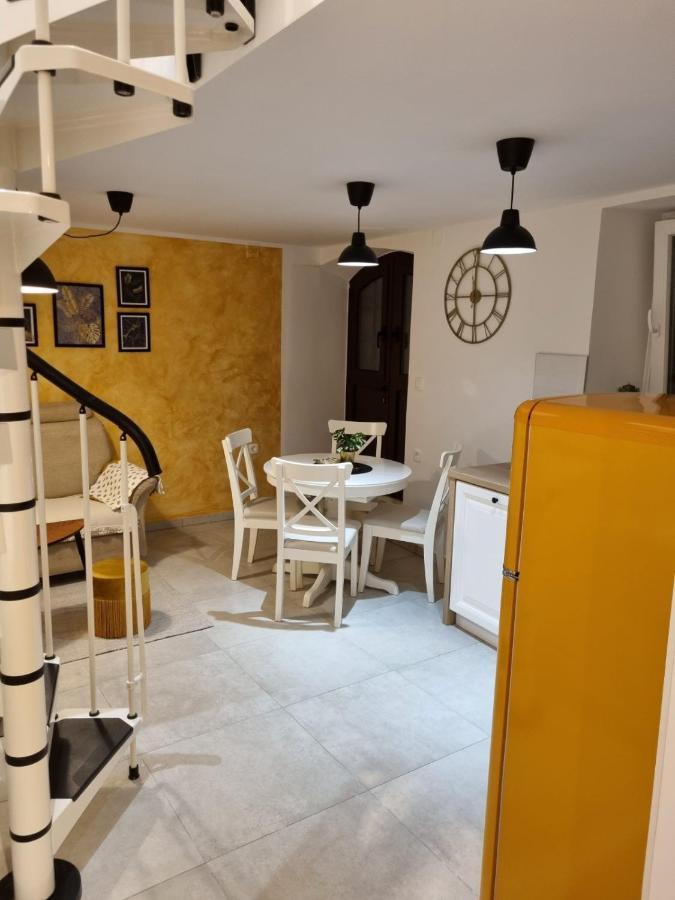 Apartman Ivano Cres Leilighet Eksteriør bilde