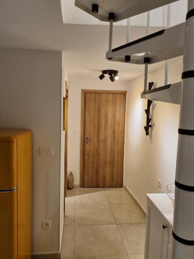 Apartman Ivano Cres Leilighet Eksteriør bilde